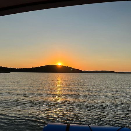 Lake River Lodge 불 숄즈 외부 사진